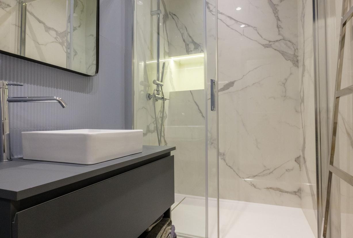 Par131 - Appartement de luxe de trois chambres