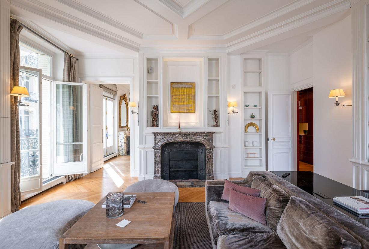 Par070 - Luxury apartment in Saint Germain