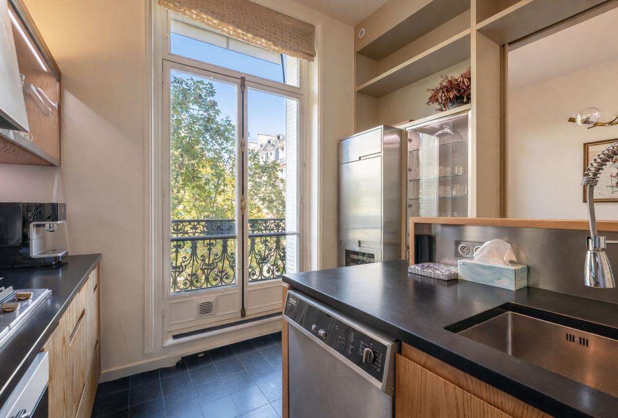 Par070 - Luxury apartment in Saint Germain