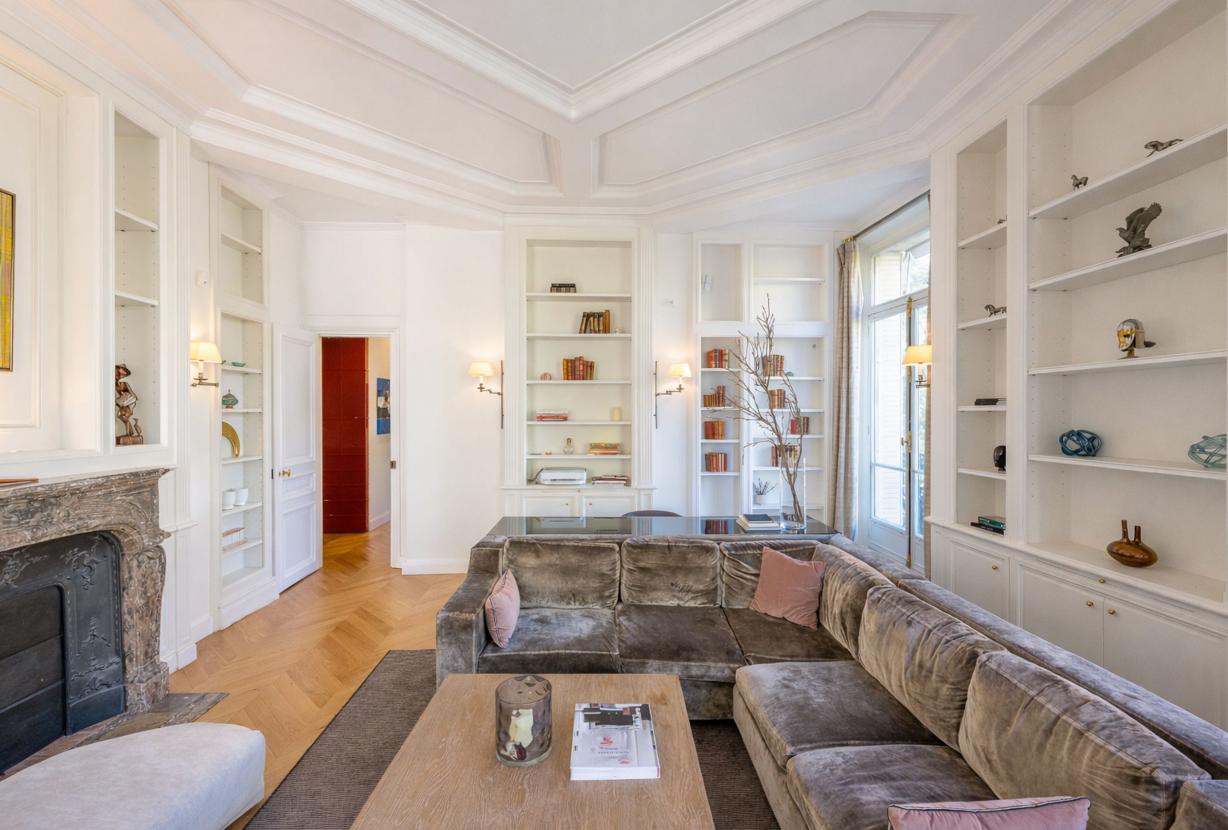 Par070 - Luxury apartment in Saint Germain