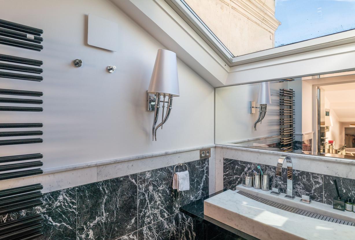 Par016 - Luxury 9 bedroom mansion in Paris 16