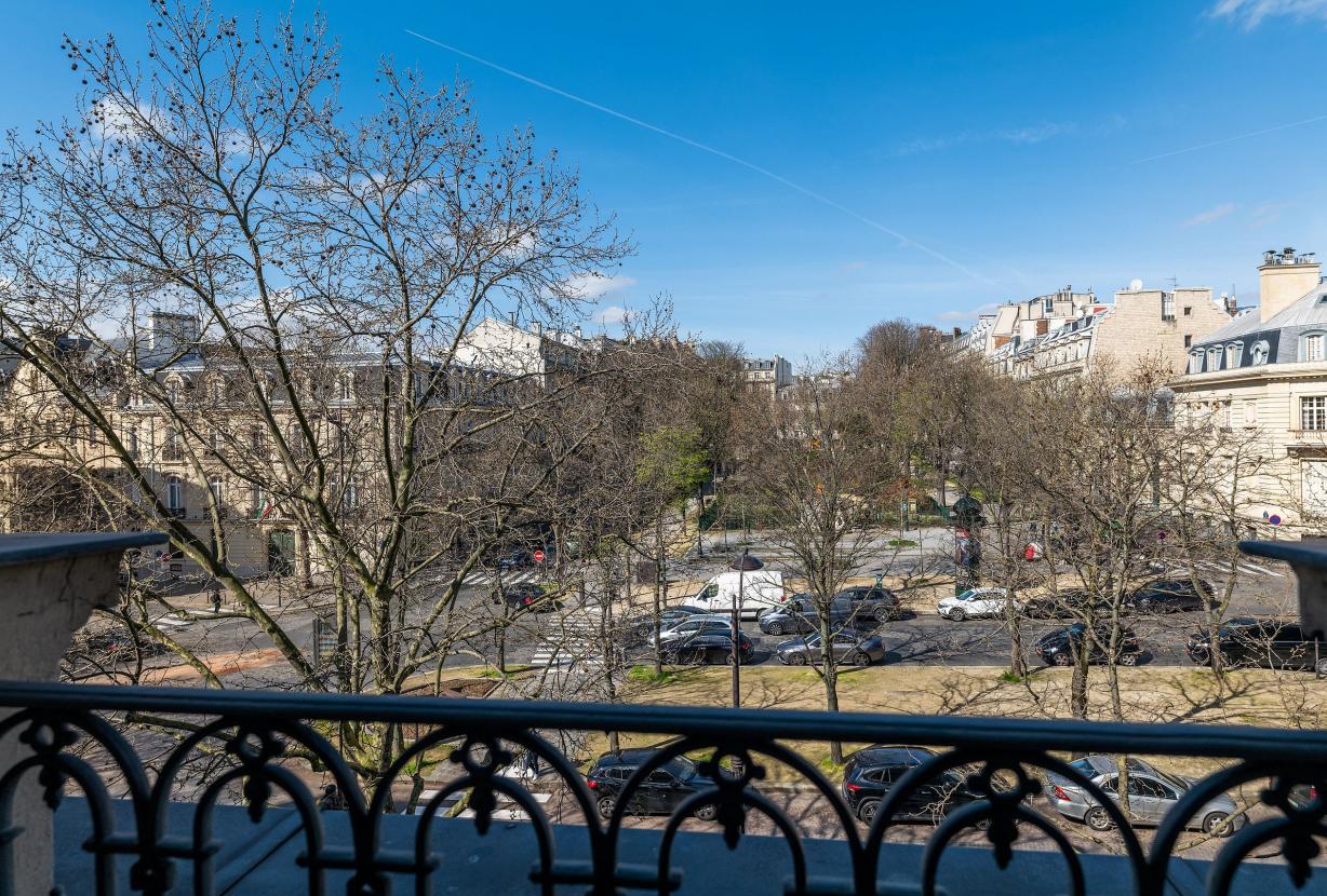 Par016 - Luxury 9 bedroom mansion in Paris 16