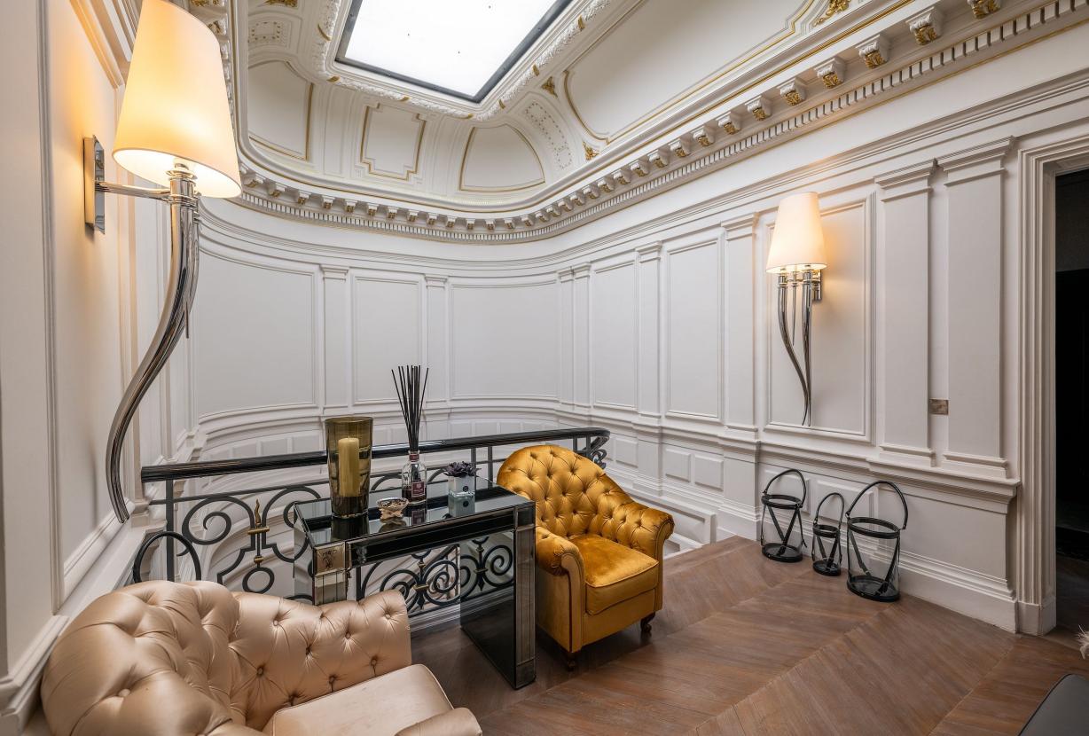 Par016 - Luxury 9 bedroom mansion in Paris 16