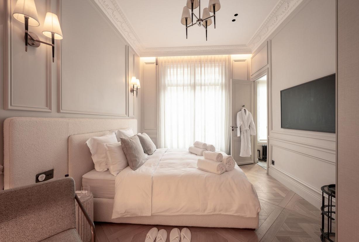Par072 - Luxury 5 bedroom apartment in Chaillot