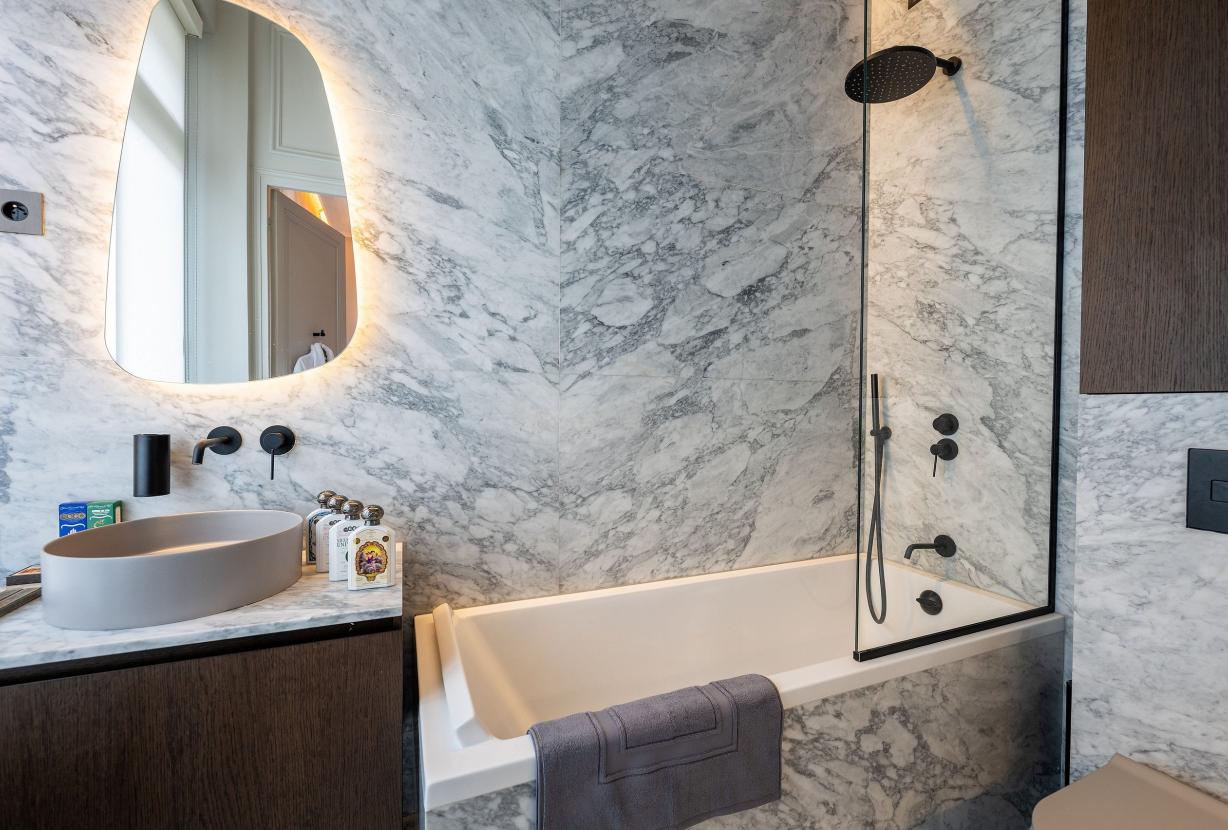 Par072 - Luxury 5 bedroom apartment in Chaillot