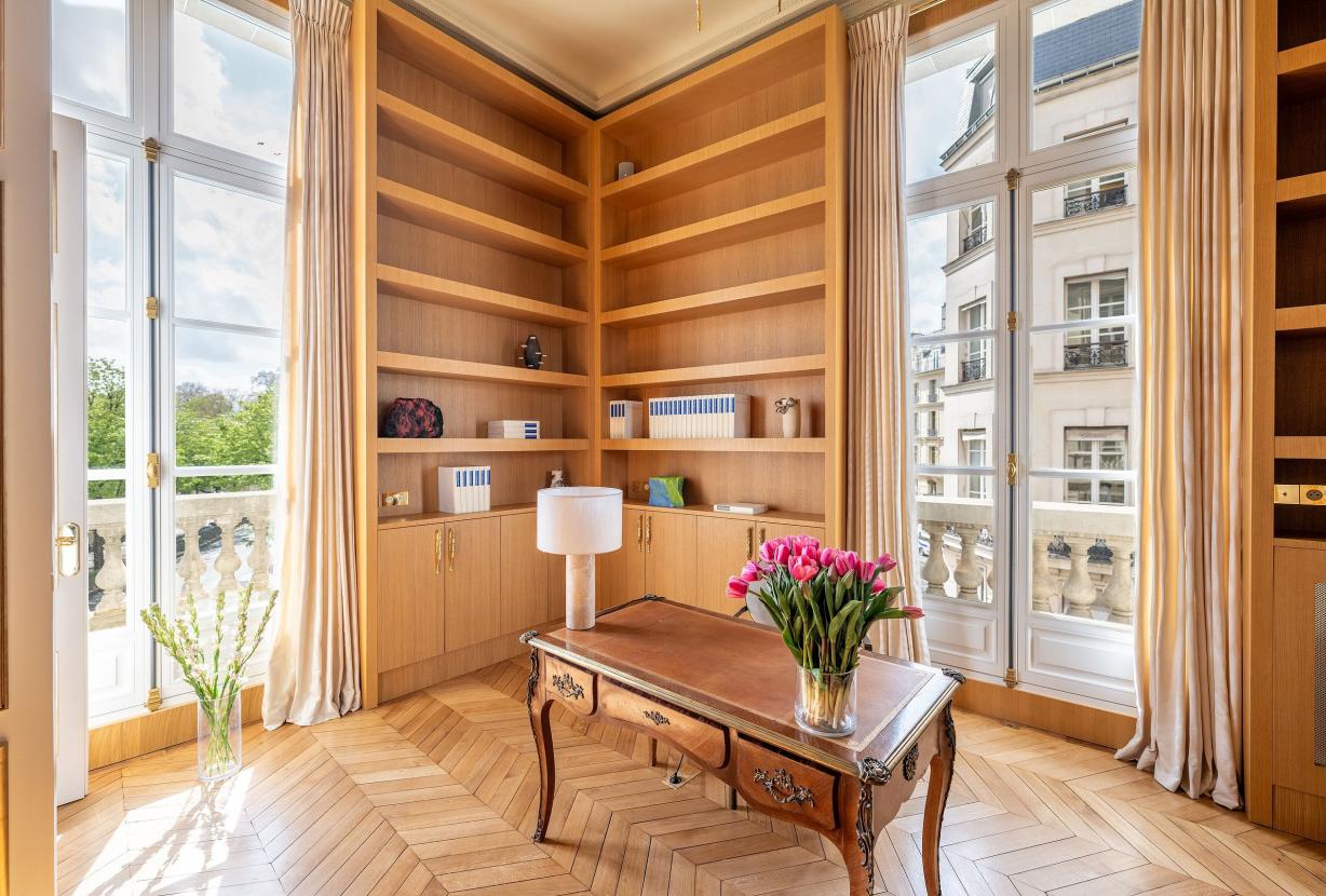 Par031 - Appartement de prestige Place Beauvau
