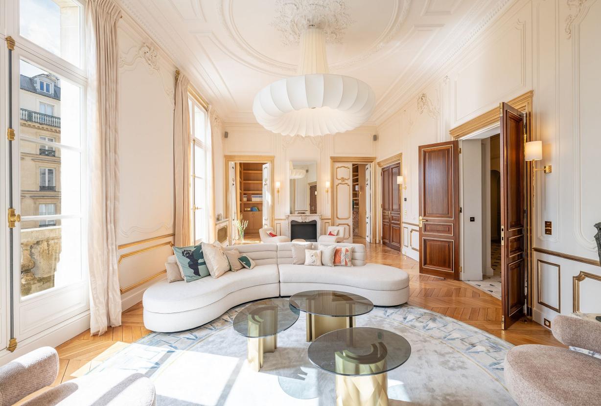 Par031 - Appartement de prestige Place Beauvau