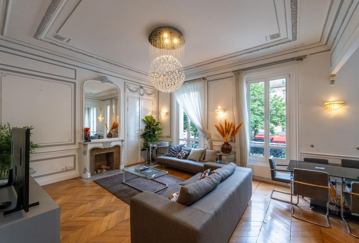 Par502 - 2 bedroom apartment by the Seine River