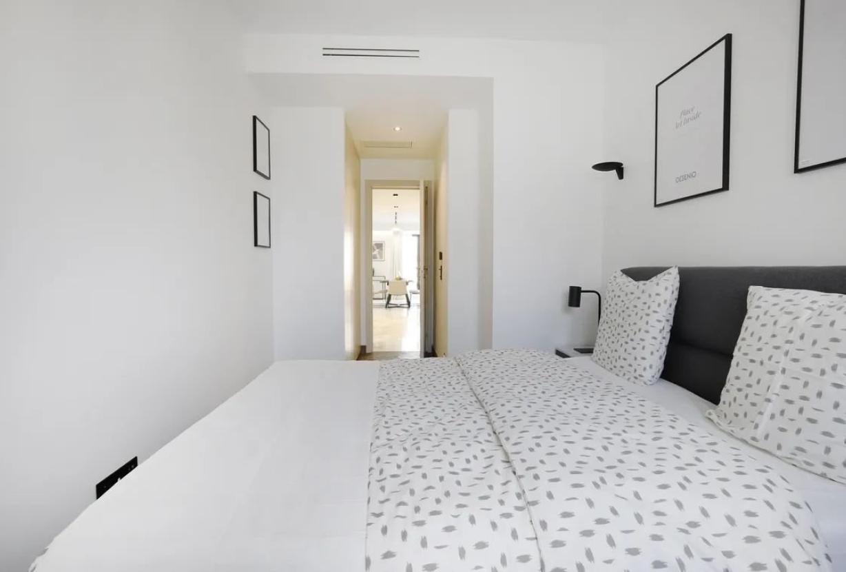 Par422 - Appartement de 2 chambres sur Montaigne