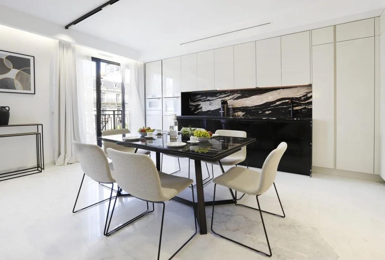 Par422 - Appartement de 2 chambres sur Montaigne
