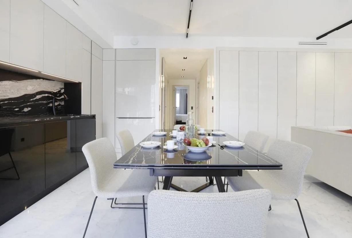 Par422 - Appartement de 2 chambres sur Montaigne
