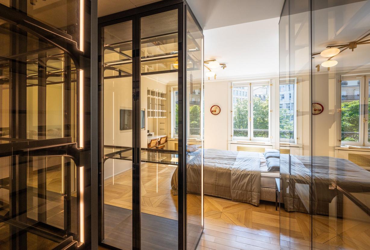 Par143 - Appartement de prestige Avenue Montaigne