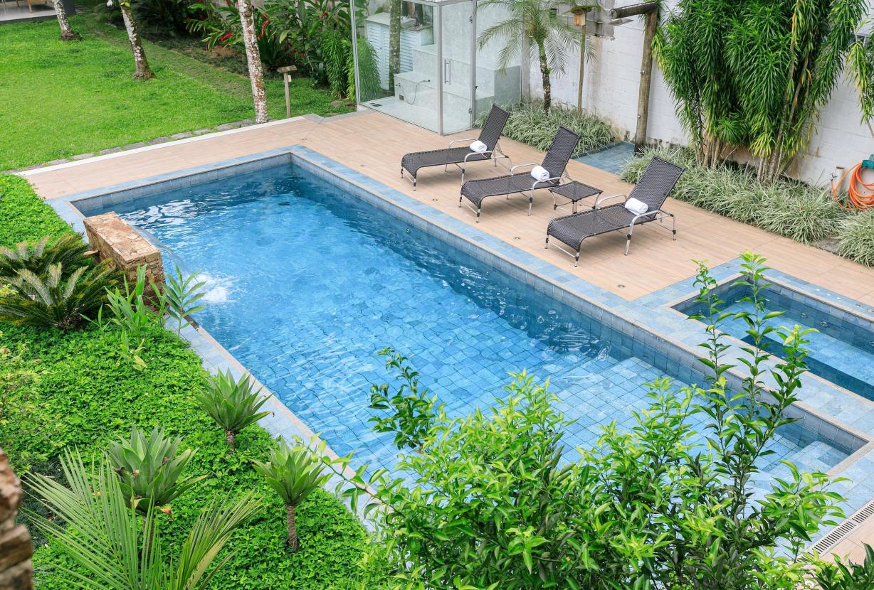 Ang063 - Beautiful House in Porto Frade
