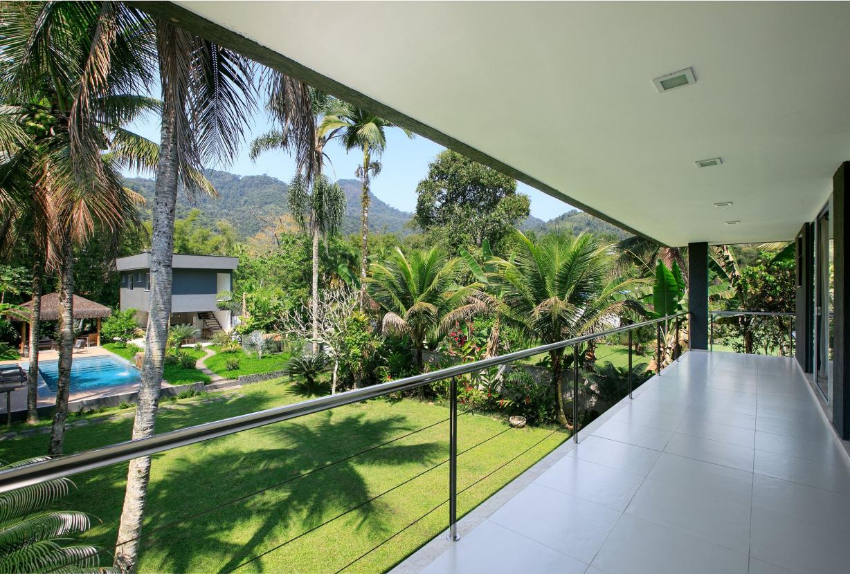 Ang063 - Beautiful House in Porto Frade