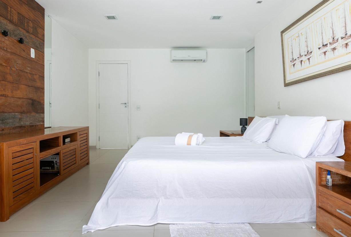 Ang063 - Beautiful House in Porto Frade