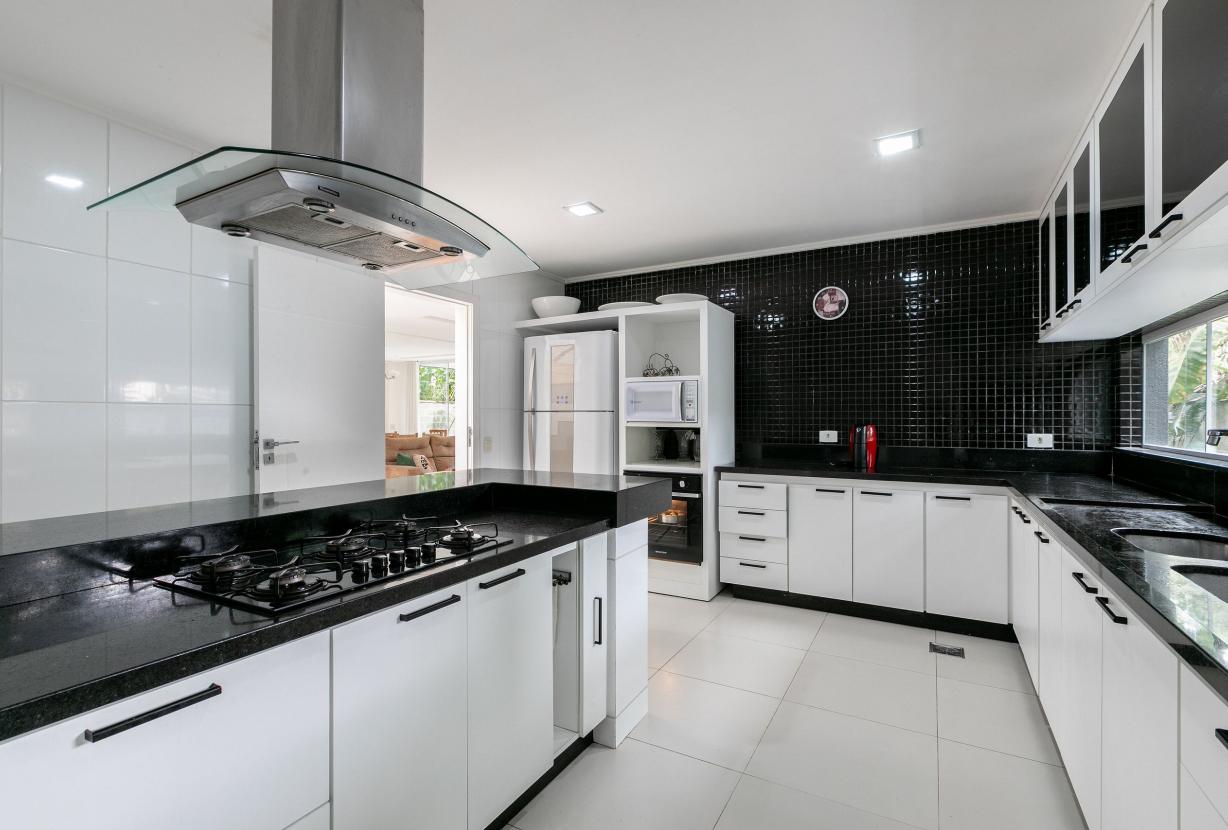 Ang063 - Beautiful House in Porto Frade