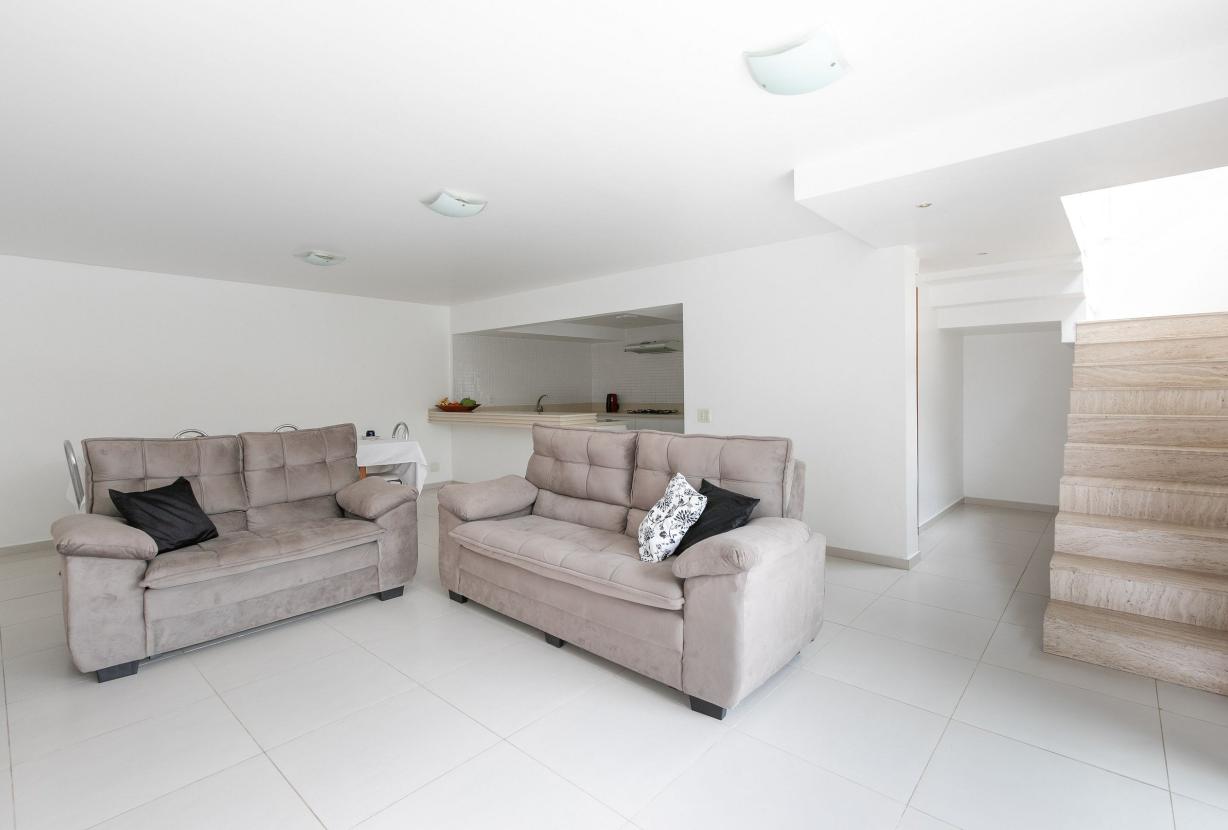 Ang063 - Beautiful House in Porto Frade