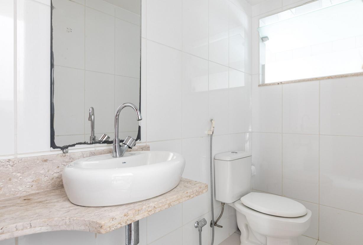 Ang063 - Beautiful House in Porto Frade
