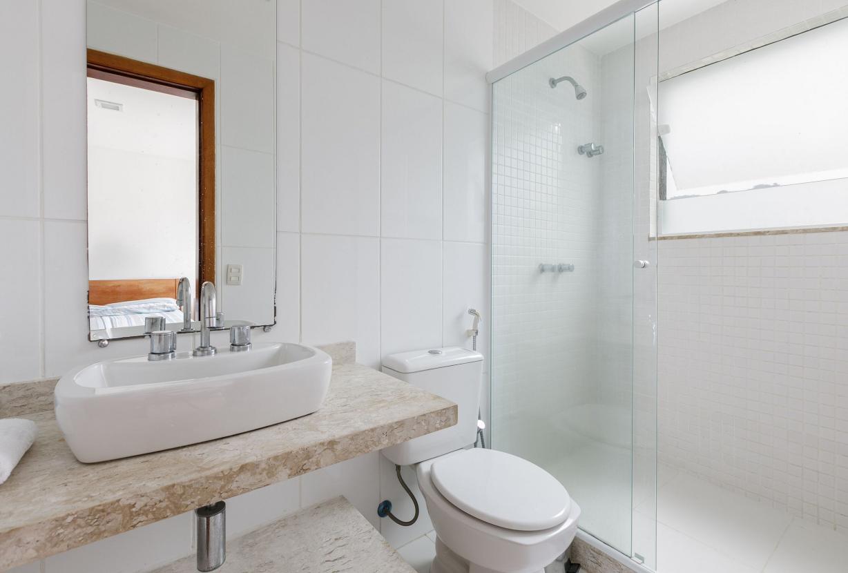 Ang063 - Beautiful House in Porto Frade