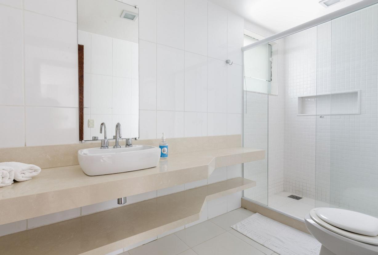 Ang063 - Beautiful House in Porto Frade