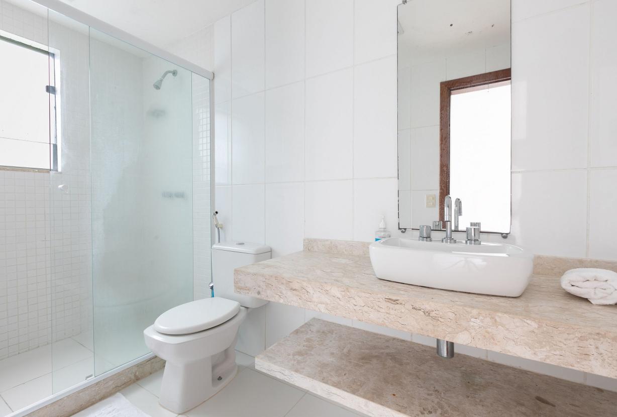 Ang063 - Beautiful House in Porto Frade