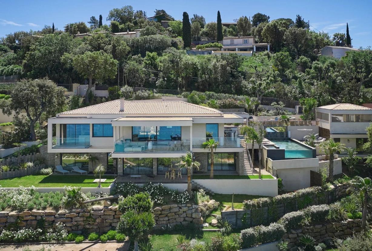 Azu052 - Villa Contemporaine de Prestige à Gassin