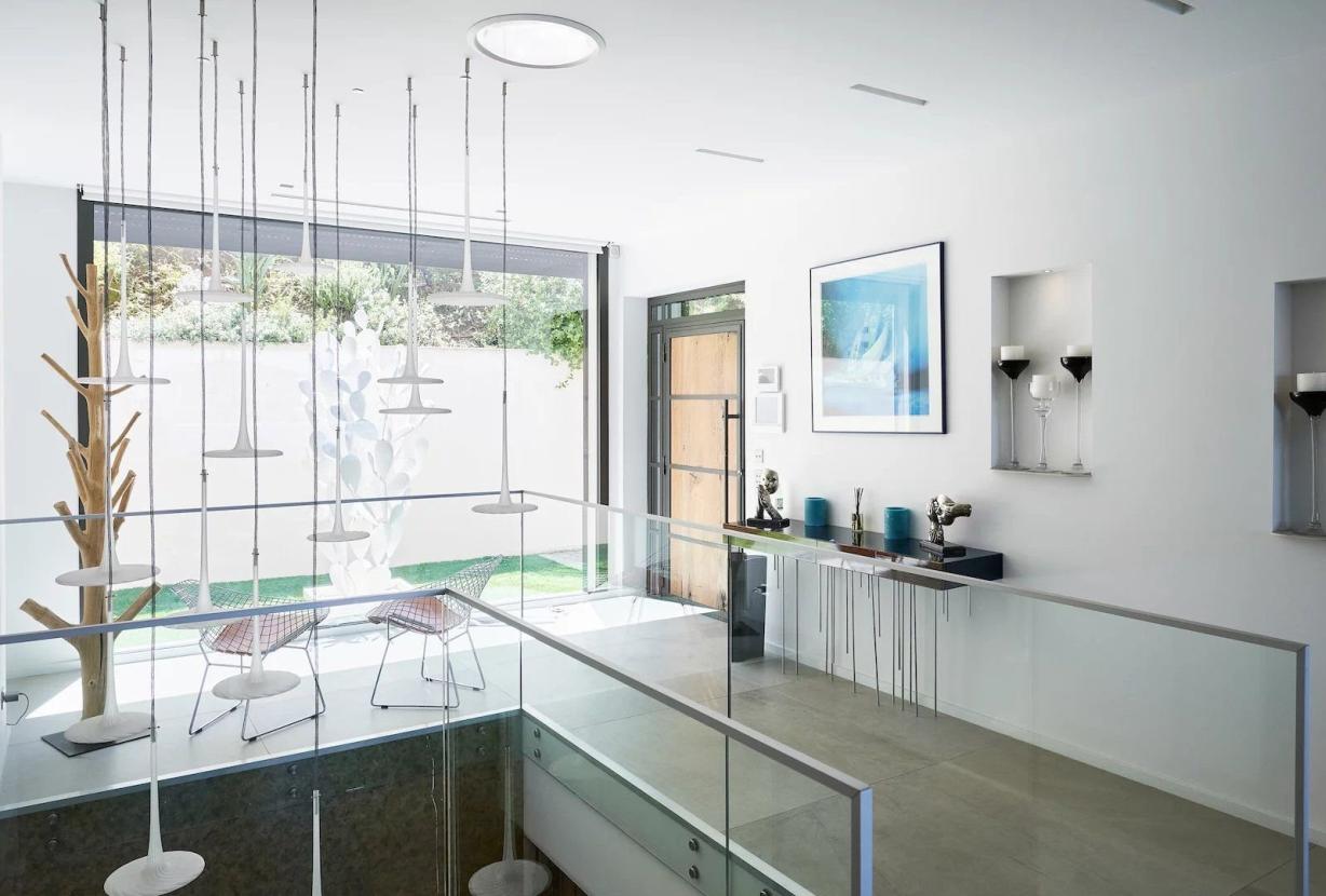 Azu052 - Villa Contemporaine de Prestige à Gassin