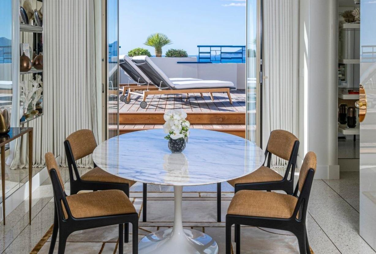 Azu060 - 1250 sqm luxury penthouse with terrace