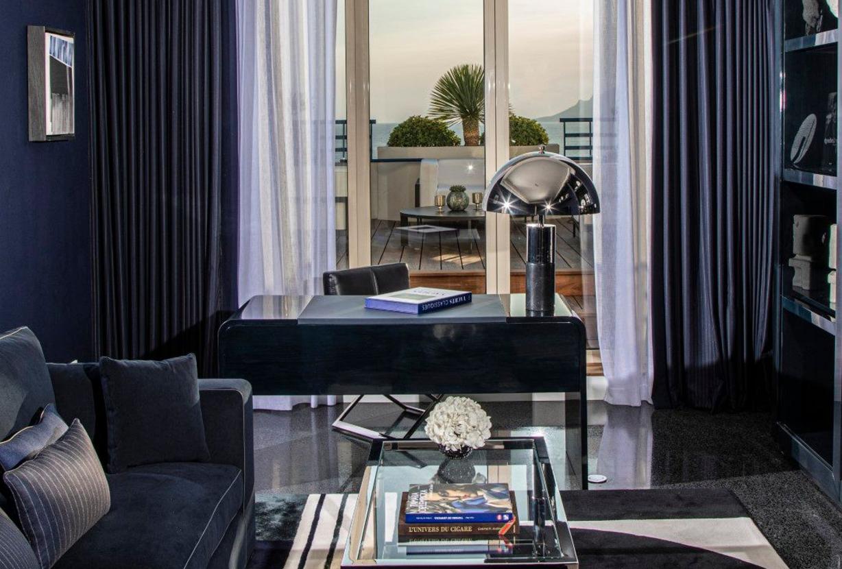 Azu060 - 1250 sqm luxury penthouse with terrace