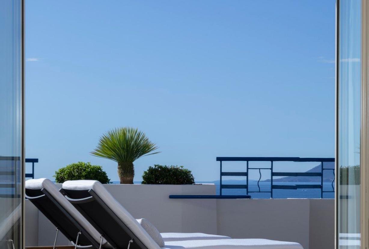 Azu060 - 1250 sqm luxury penthouse with terrace
