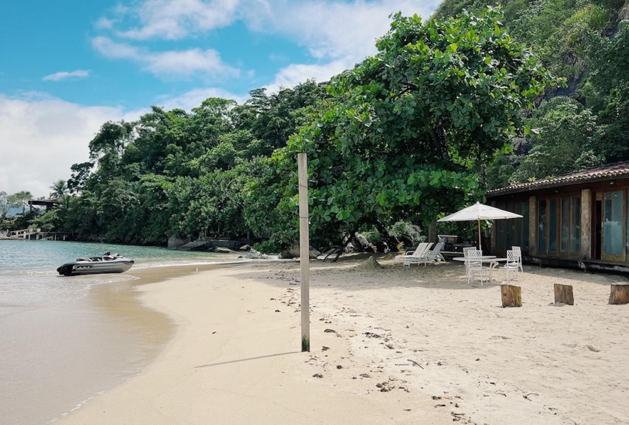 Pty015 - Private island in Paraty