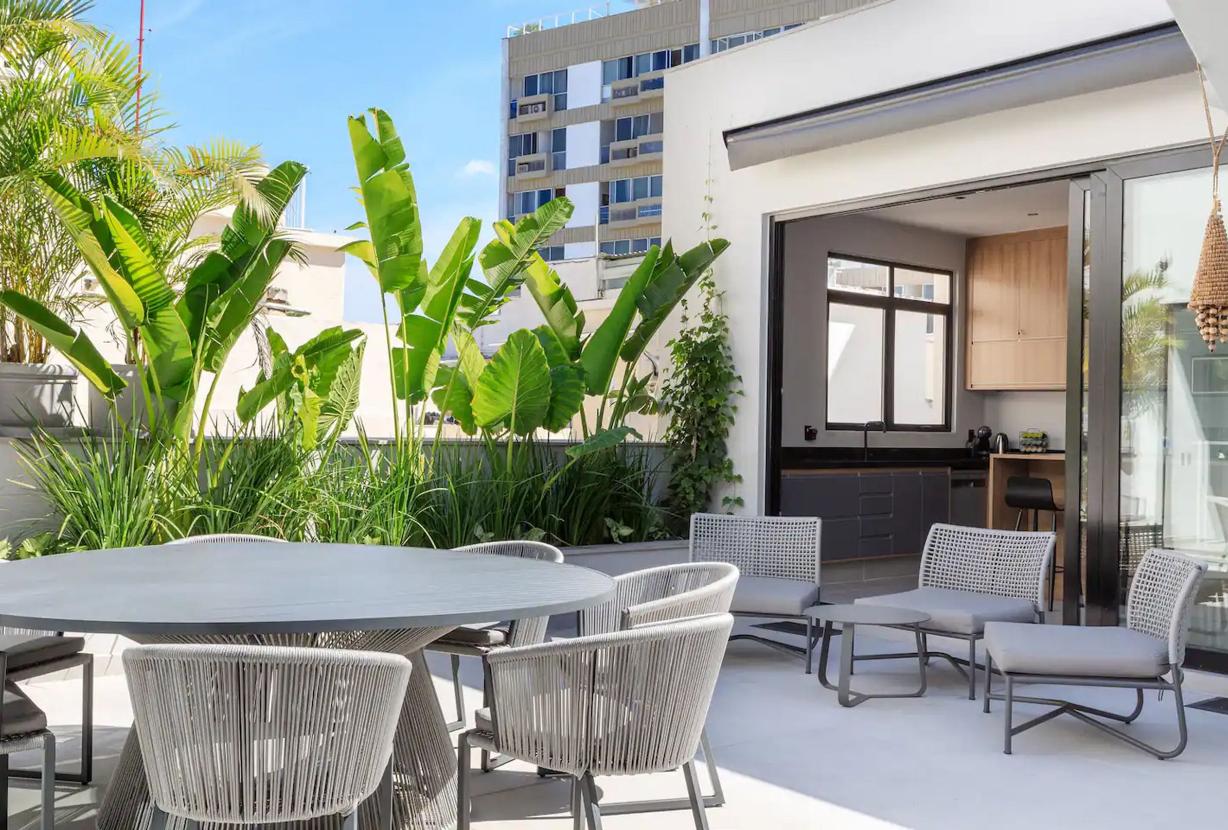 Rio940 - Triplex Penthouse with Pool in Copacabana