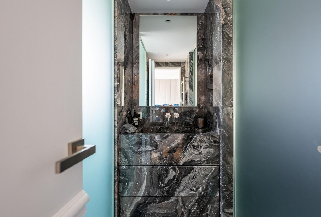 Par305 - Appartement de prestige dans le 8ème