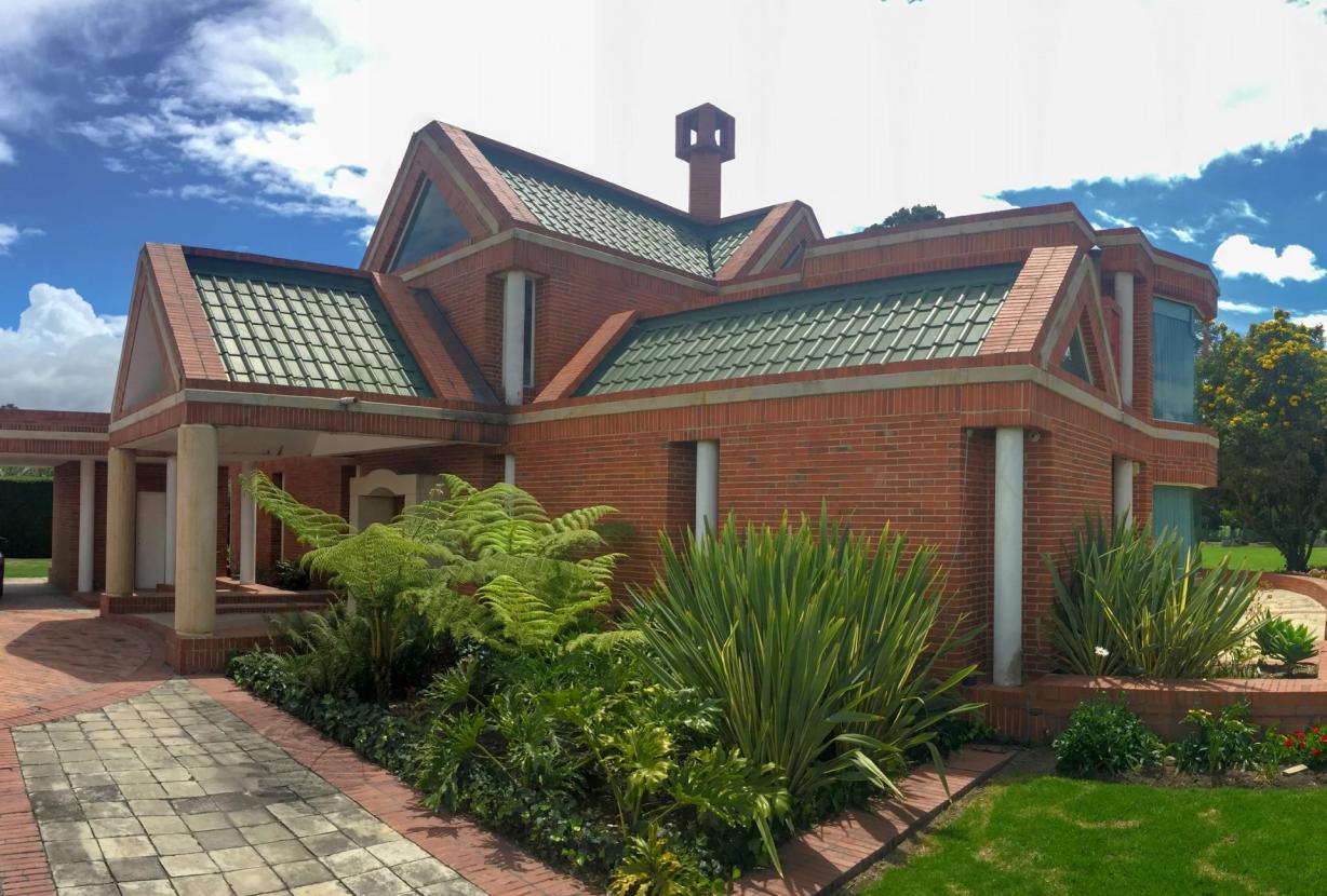 Bog900 – Amplia casa en prestigioso condominio en Mosquera