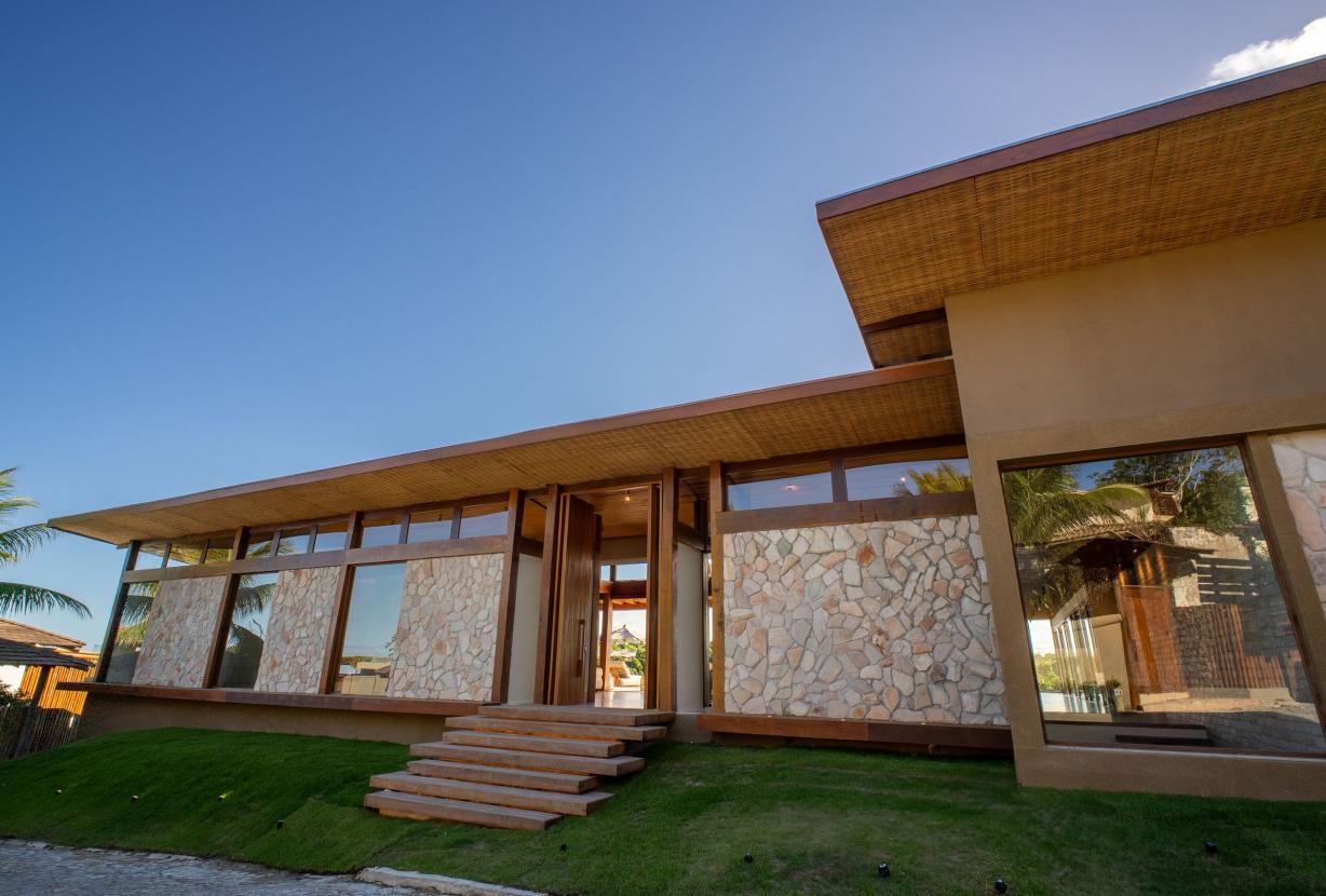 BAh255- Casa recém construída com vista mar.