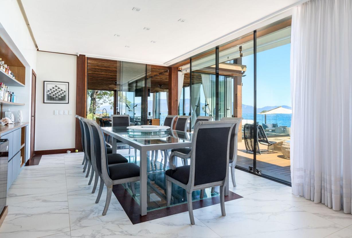 Ang064 - Maison de luxe en bord de mer à Angra dos Reis
