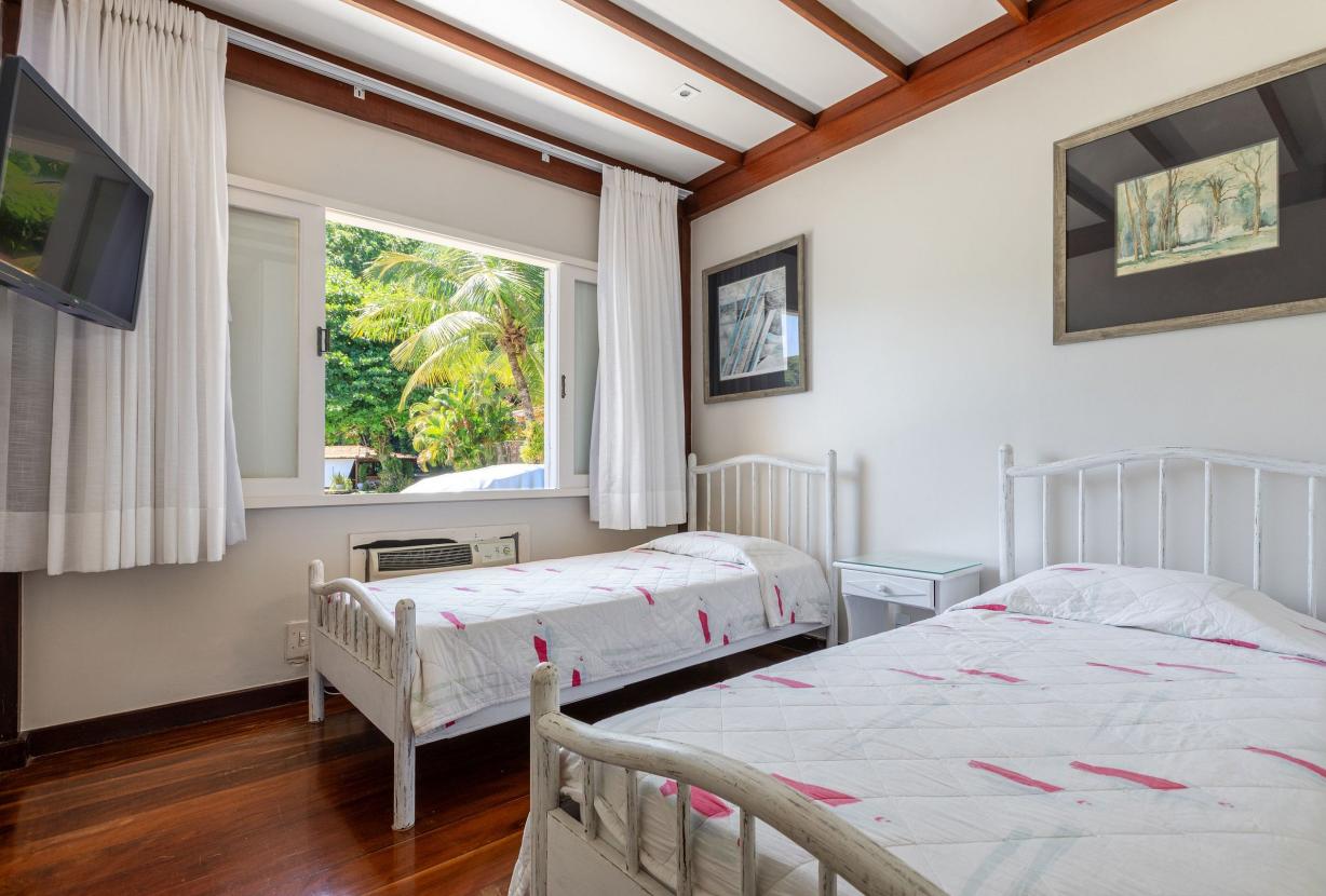 Ang064 - Maison de luxe en bord de mer à Angra dos Reis