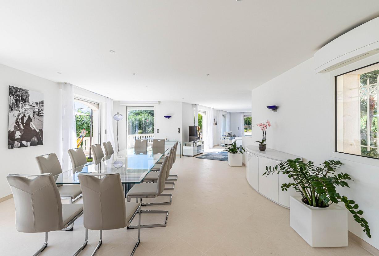 Azu132 - Villa d’Exception à Louer à Super Cannes