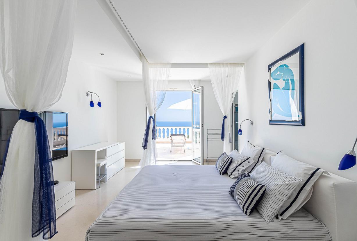 Azu132 - Villa d’Exception à Louer à Super Cannes