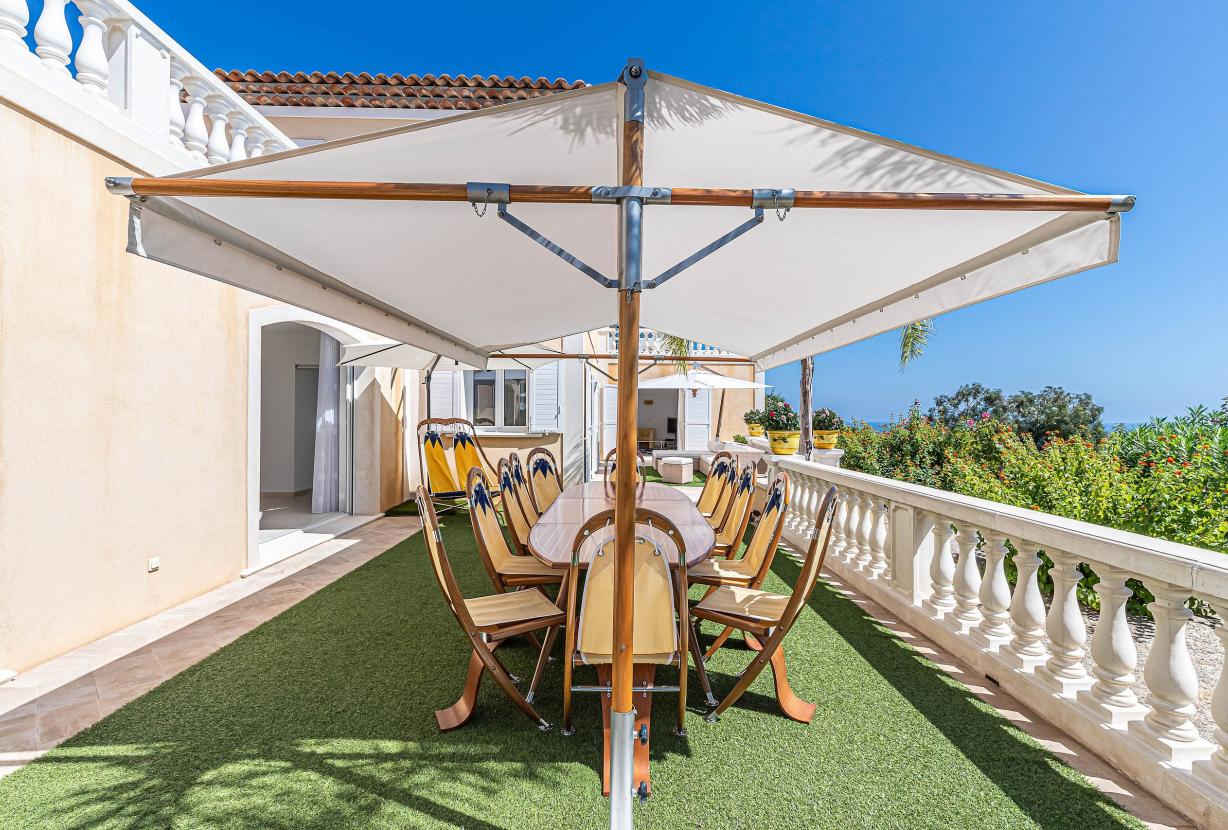 Azu132 - Villa d’Exception à Louer à Super Cannes