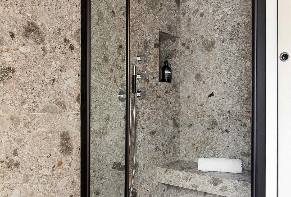 Par053 - Appartement de 6 chambres avec gym