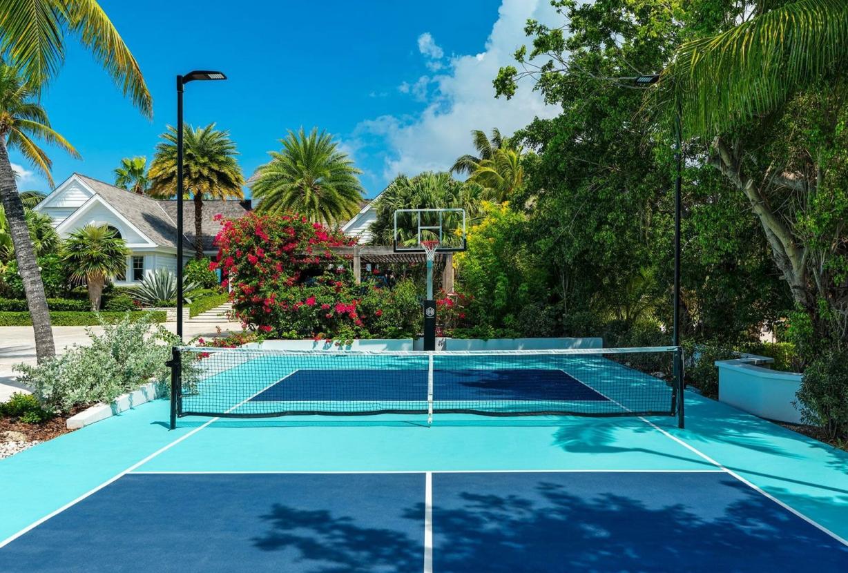 Tci007 - Luxury beachfront villa in Grace Bay