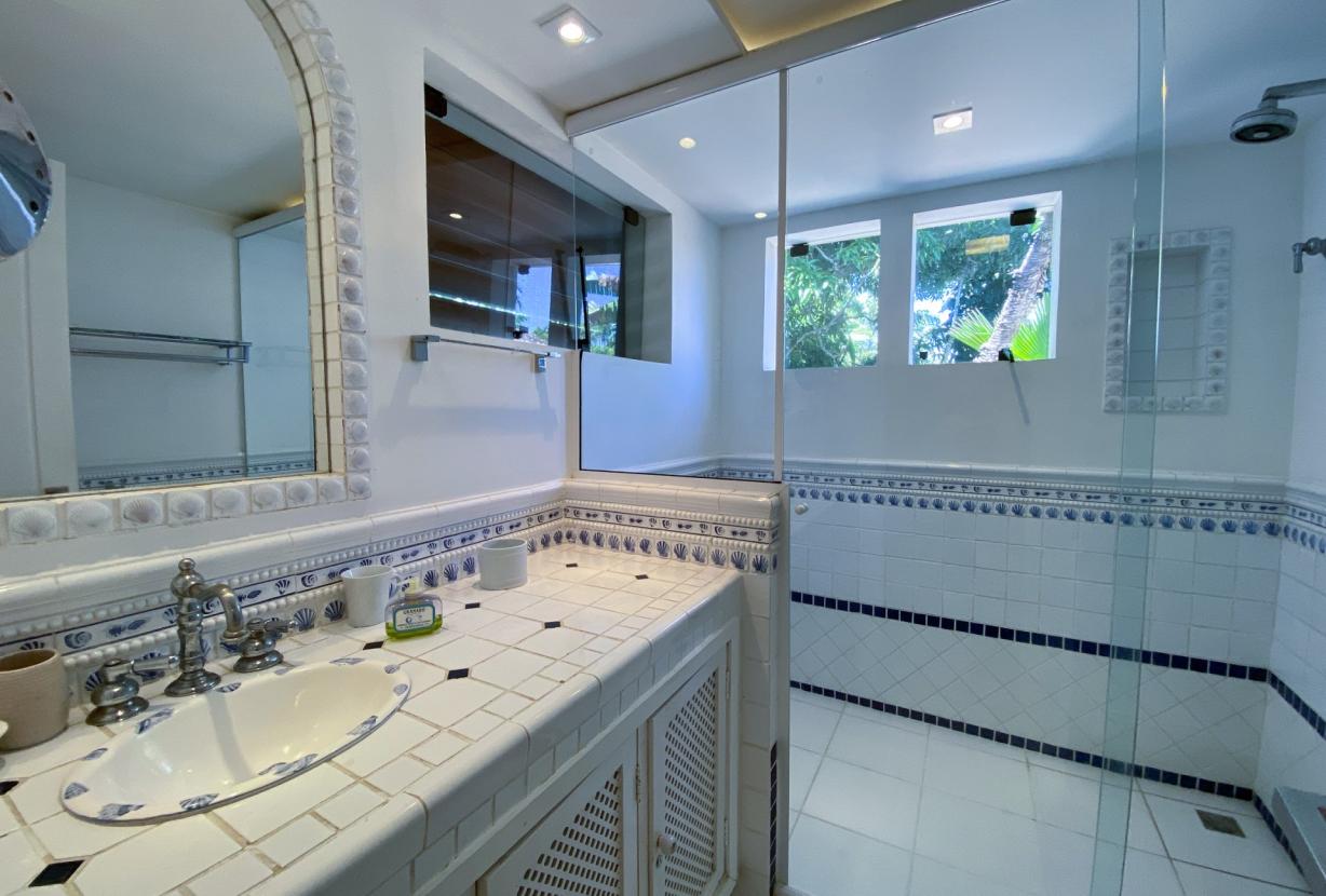 Buz014 - Stunning house on Manguinhos beach