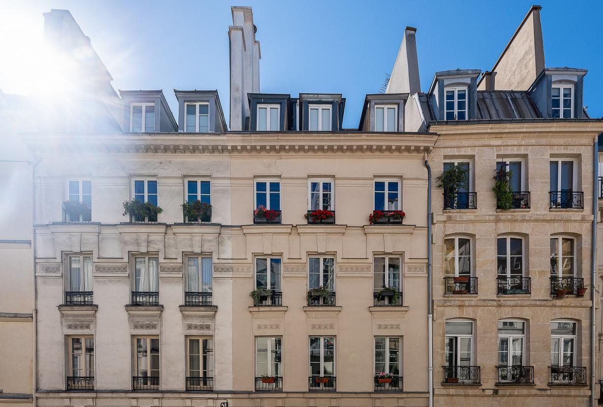 Par050 - Parisian townhouse with 4 bedrooms