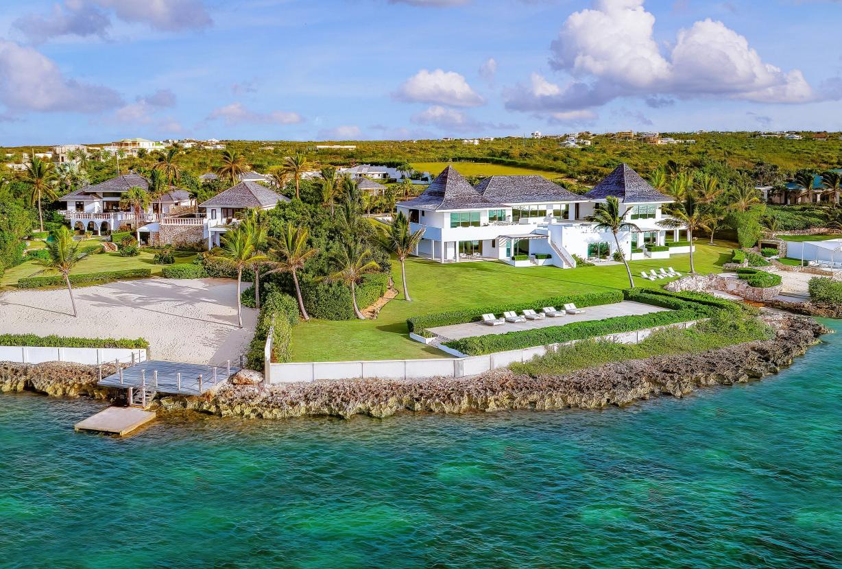 Aia002 – Villa with pools in Little Harbour in Anguilla