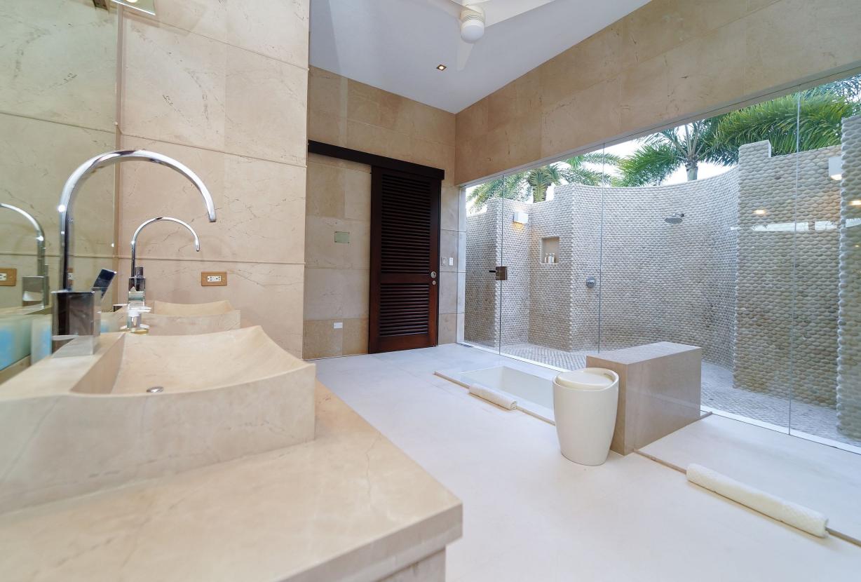 Aia003 – Beachfront villa in Meads Bay, Anguilla