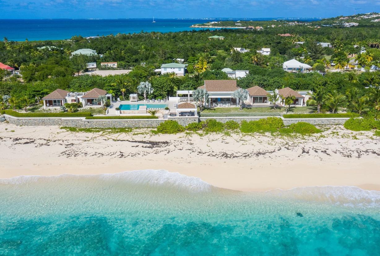 Sxm002 – Modern beachfront villa on Baie Longue Beach