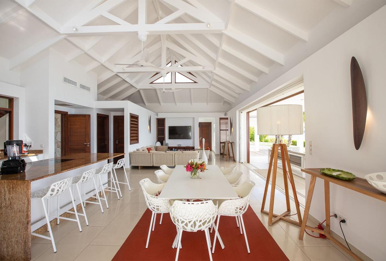 Sxm002 – Modern beachfront villa on Baie Longue Beach