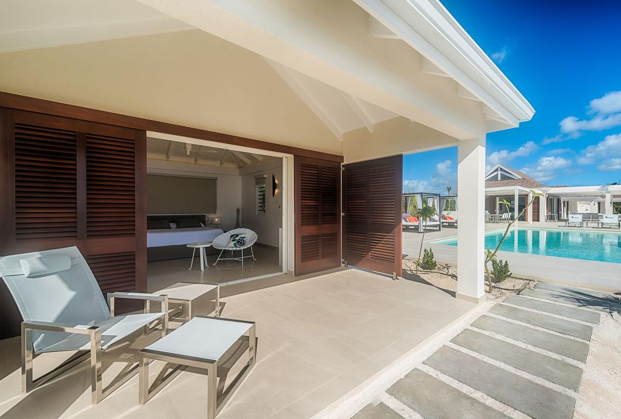 Sxm002 – Modern beachfront villa on Baie Longue Beach