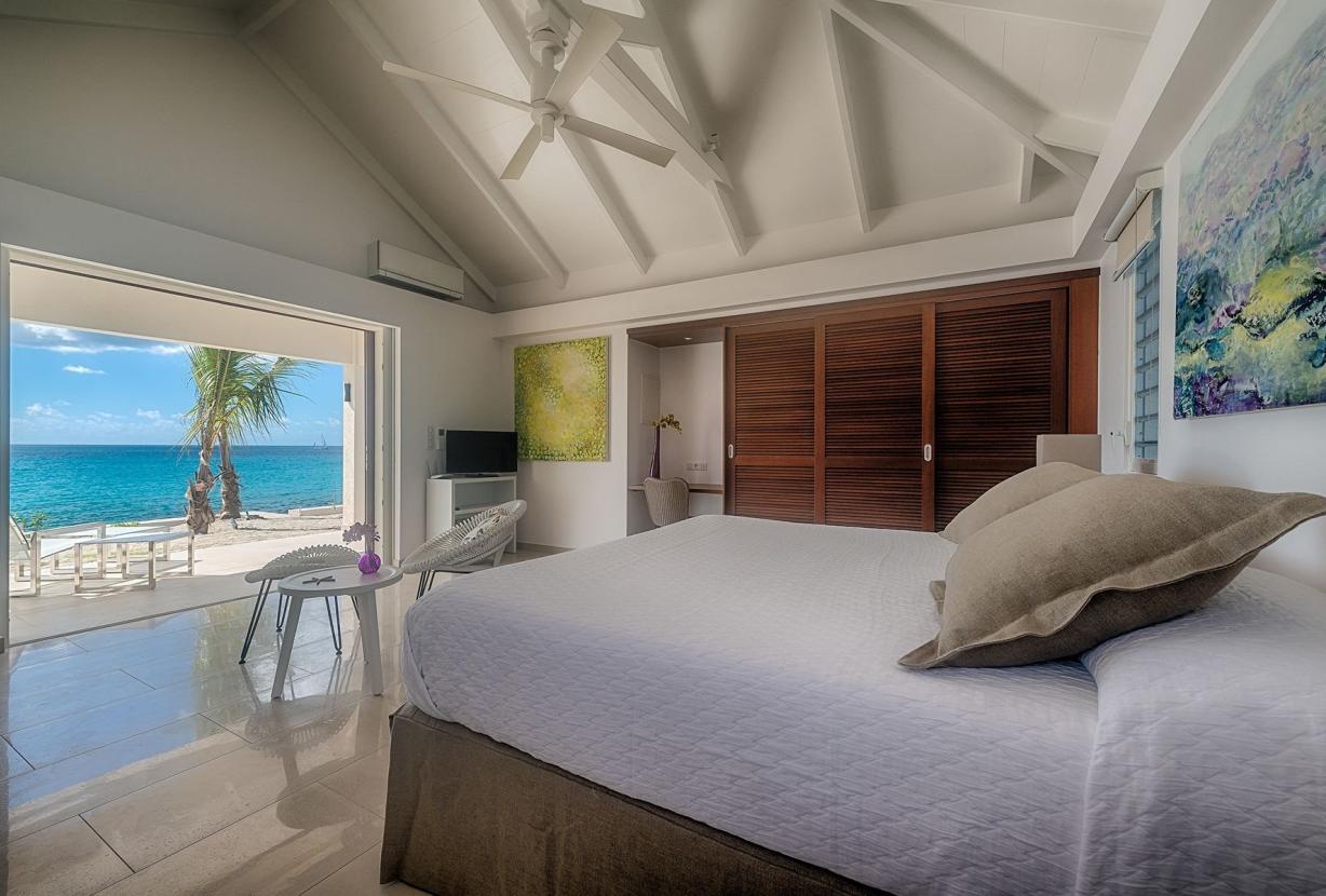 Sxm002 – Modern beachfront villa on Baie Longue Beach